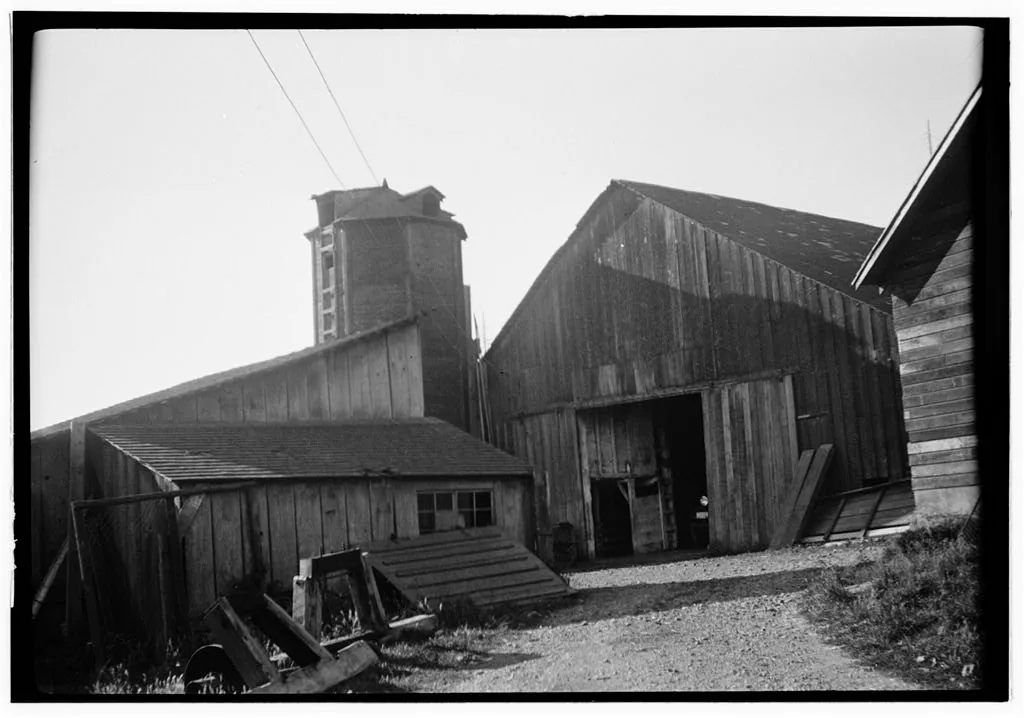 Nisbet Barn on Valley Road, Chimacum, Washington, photographed in 1936